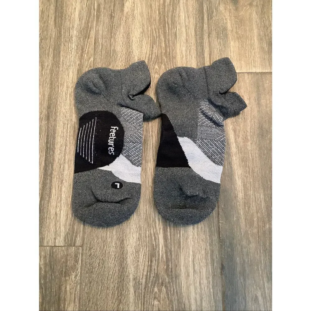Feetures Women's Medium Gray Elite Light Cushion No-Show Tab Socks Active C27-1